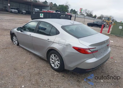 2025 Toyota Camry Le из США, поврежденный, VIN 4T1DAACK1SU525884